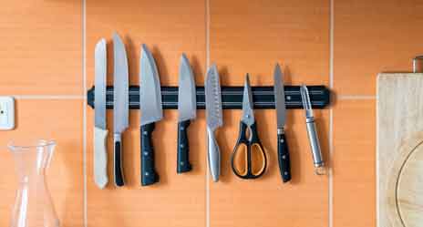 magnetic knife bar can be used to store